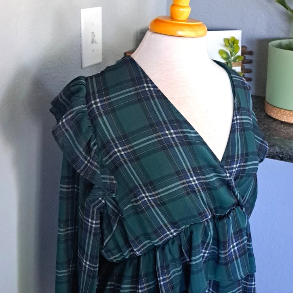 Torrid Plaid Blouse | Size 2X - Picture 2 of 8